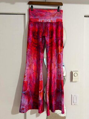 Stretchy, yoga waisted, printed bell bottoms, size M